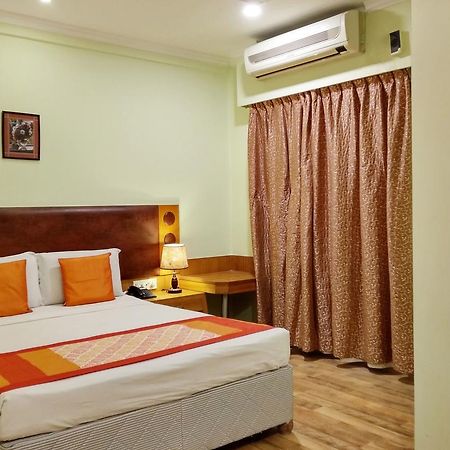 Oyo 6110 Thalassa Suites Bangalore Buitenkant foto