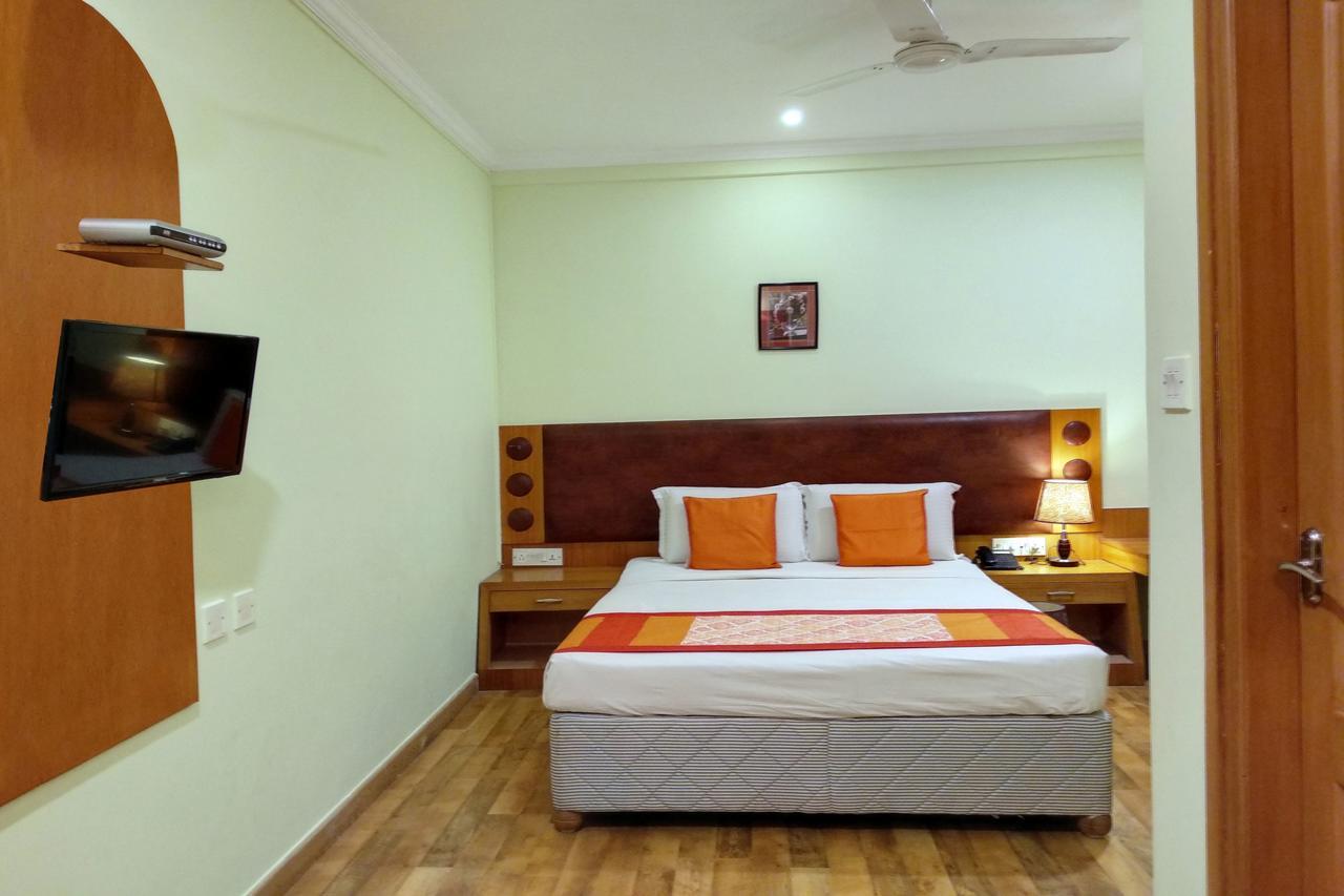 Oyo 6110 Thalassa Suites Bangalore Buitenkant foto