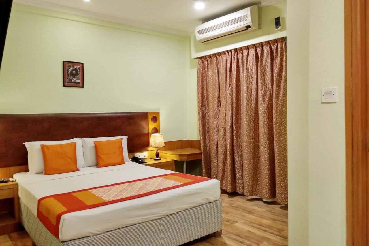 Oyo 6110 Thalassa Suites Bangalore Buitenkant foto