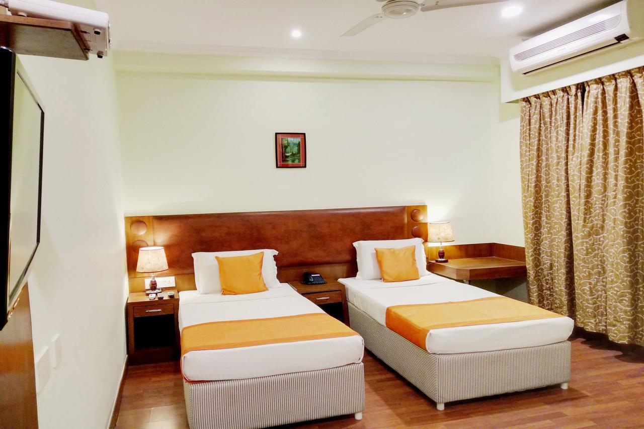 Oyo 6110 Thalassa Suites Bangalore Buitenkant foto